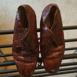 Dress shoe